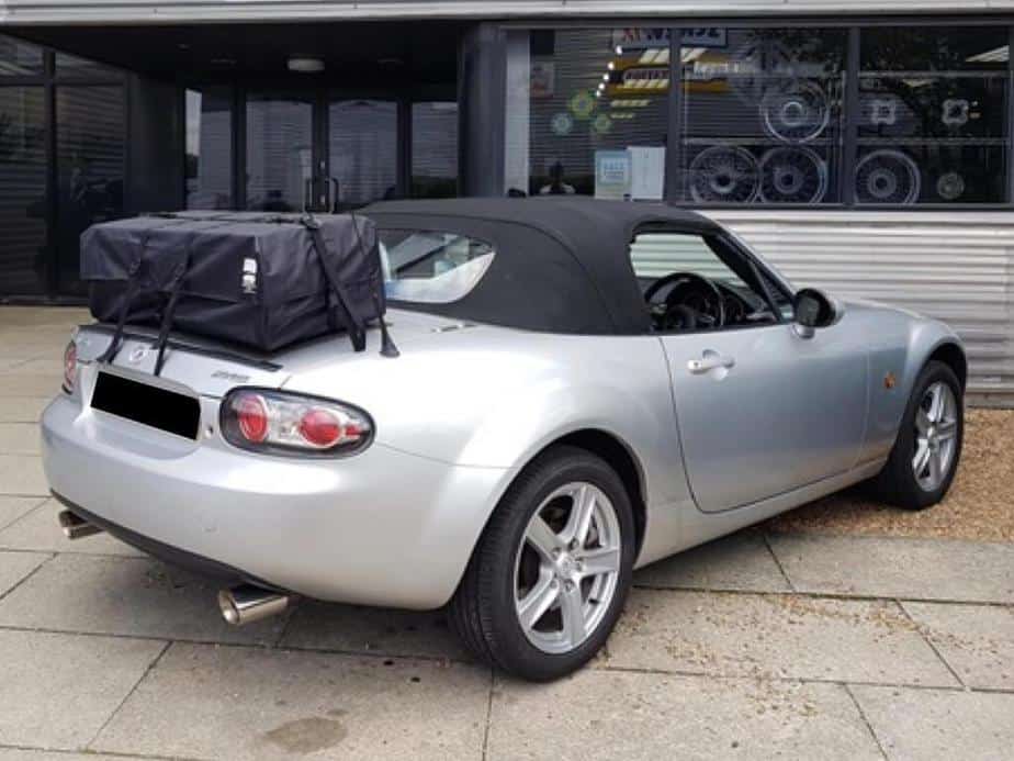 Silver mazda mx5 mk3 with a boot-bag vacation boot rack fitted
